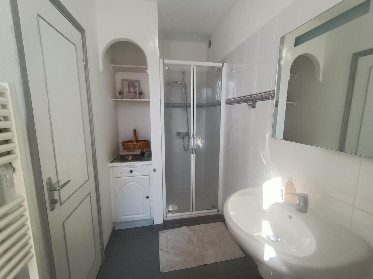 Maison Paisible Avec Parking Montpezat-de-Quercy Екстер'єр фото